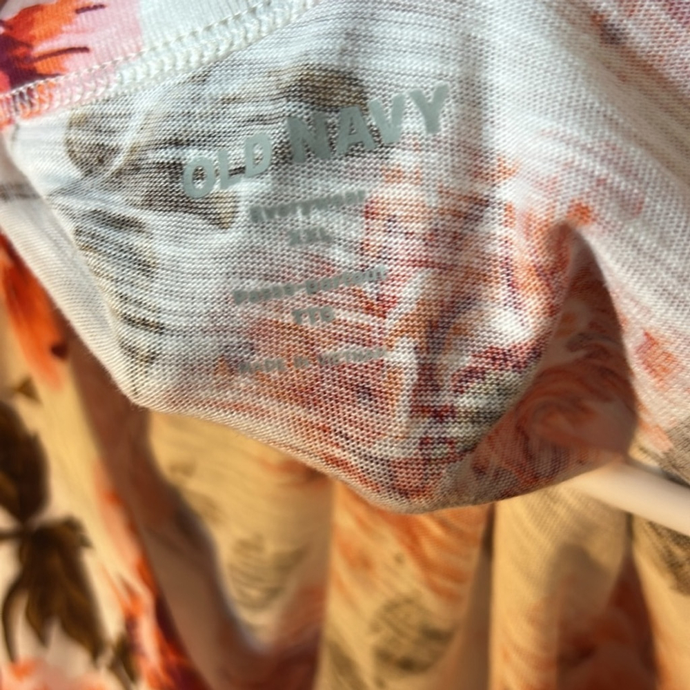 Old Navy EveryWear Printed Slub-Knit T-Shirt in Floral Cream Swirls. Size XXL. - Picture 2 of 6